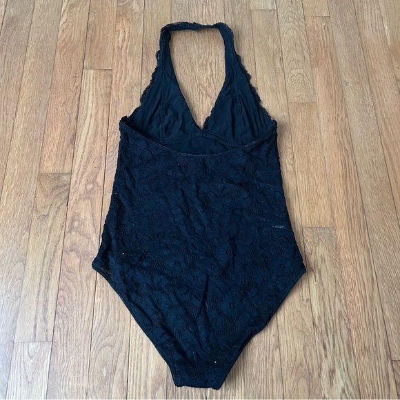 Urban Outfitters Out From Under Black V-Neck Lace Bodysuit Women’s Size Medium - Picture 3 of 6